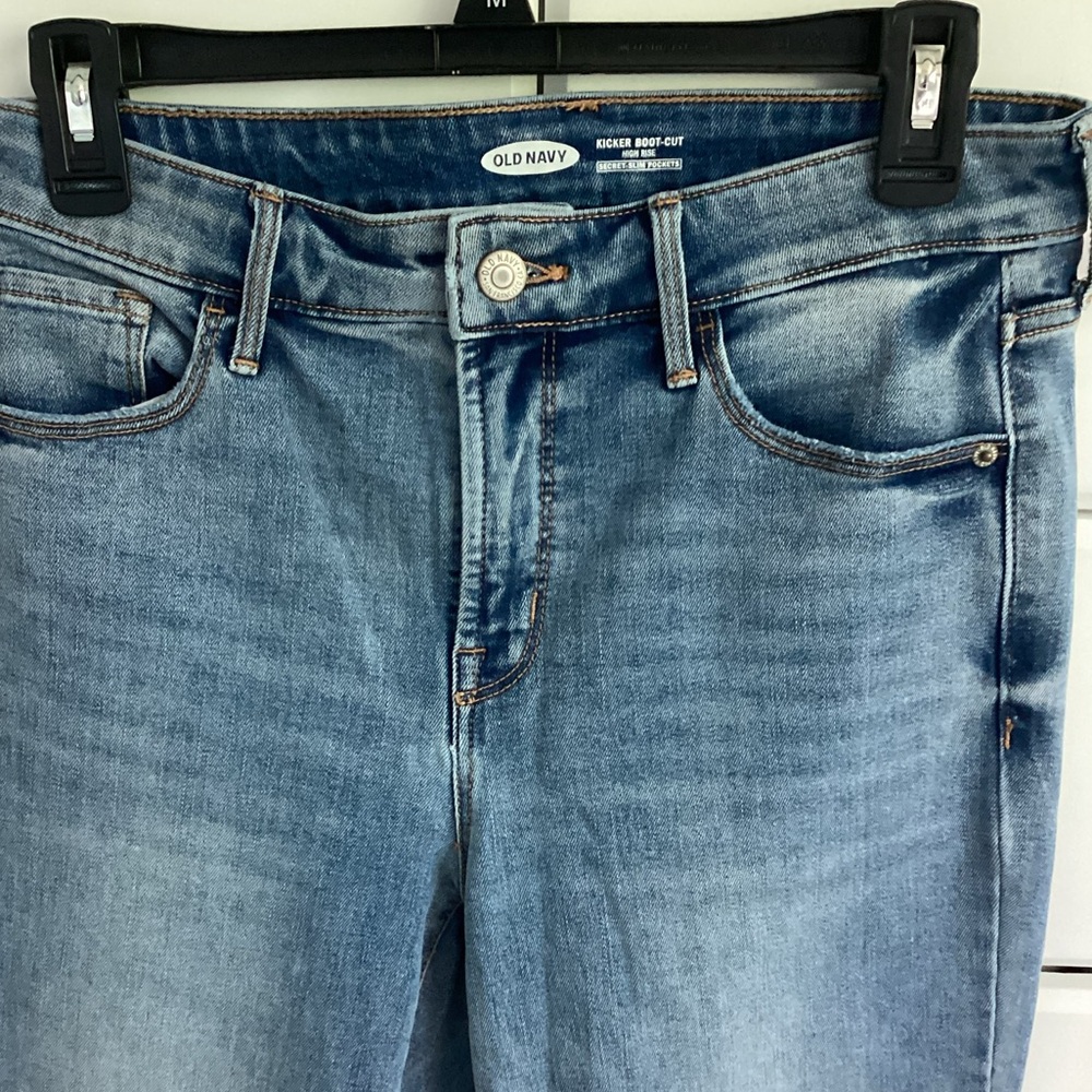 Old Navy High Rise Bootcut Jeans - Picture 5 of 5